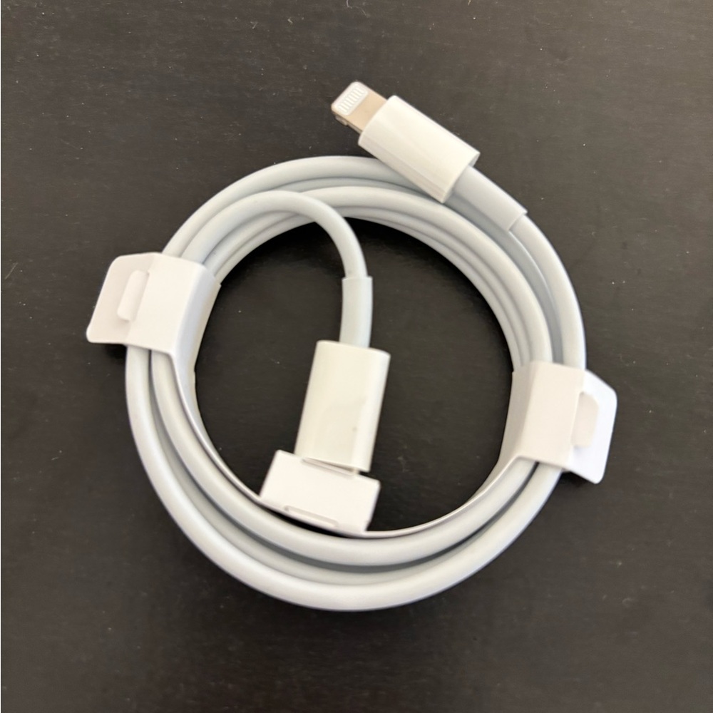 Apple USB-C to Lightning Cable (1 m)